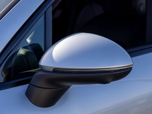 Certified 2025 Porsche Cayenne Coupe image 24