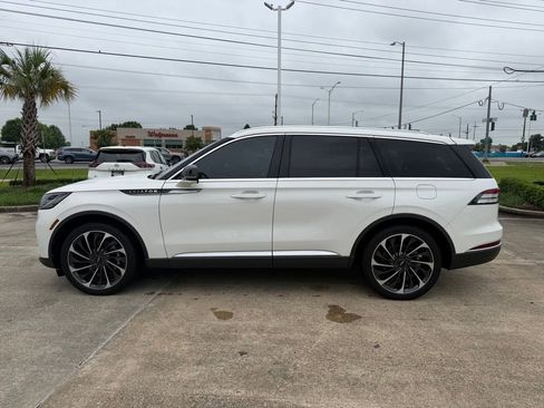 Used 2025 Lincoln Aviator Reserve w/ Luxury Package RWD image 2