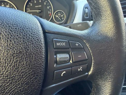 Used 2018 BMW 320i 320i Sedan 4D image 14