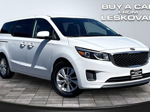 Used 2017 Kia Sedona LX FWD image 1