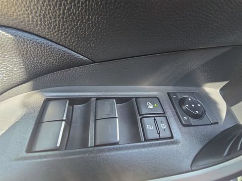 Used 2025 Toyota RAV4 SE AWD/4WD image 28