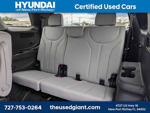 Used 2024 Hyundai Palisade SEL w/ Premium Package image 16