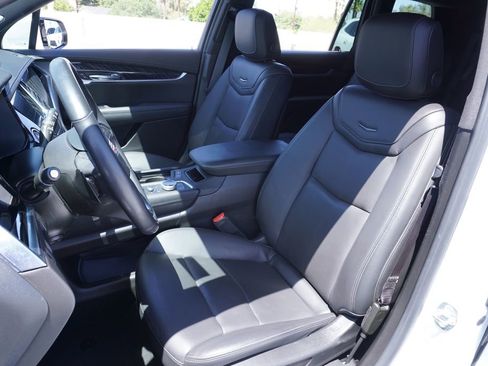 Certified 2024 Cadillac XT6 Premium Luxury FWD image 15