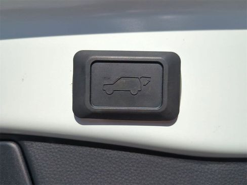 Used 2022 Toyota RAV4 XSE image 22