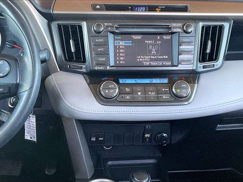 Used 2015 Toyota RAV4 XLE AWD/4WD image 9