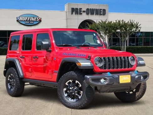 Used 2025 Jeep Wrangler Unlimited Rubicon 4xe w/ Convenience Group AWD/4WD image 1