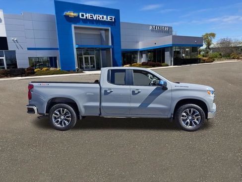 Used 2024 Chevrolet Silverado 1500 LT AWD/4WD image 28