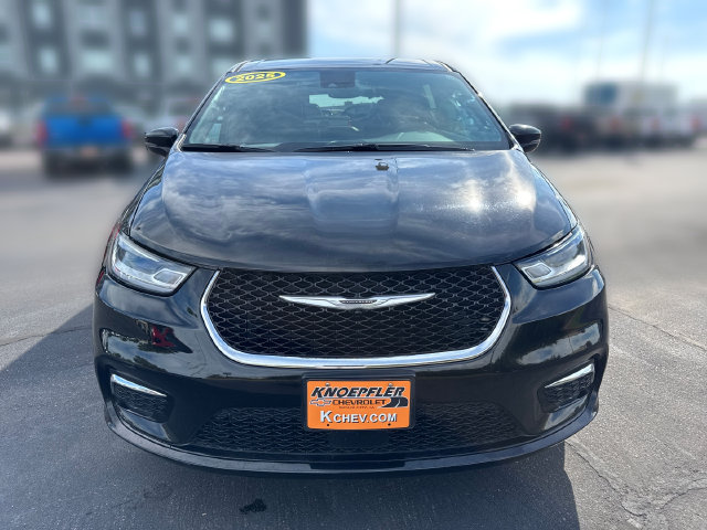 Used 2025 Chrysler Pacifica Select FWD image 8