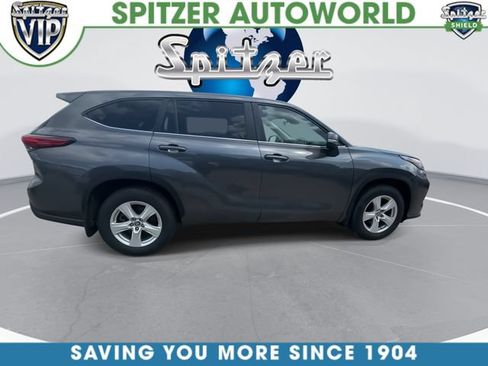 Used 2023 Toyota Highlander LE AWD/4WD image 11