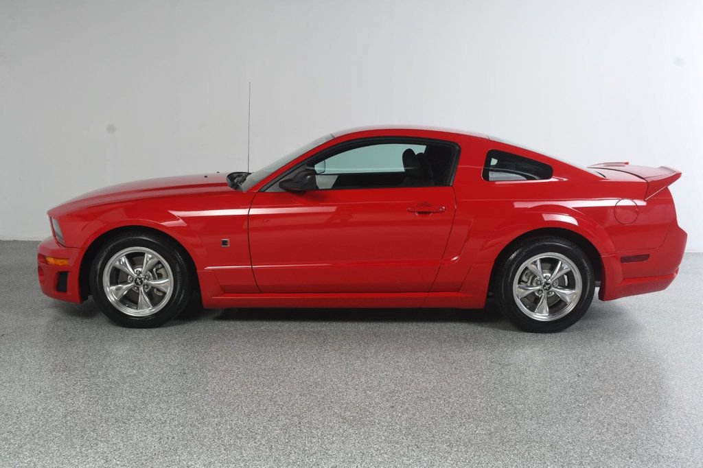 Used 2005 Ford Mustang GT RWD image 4