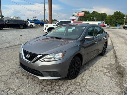 Used 2017 Nissan Sentra SV FWD image 9