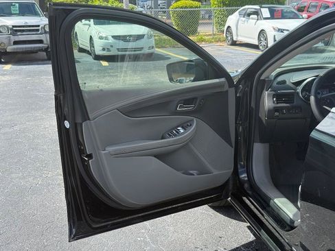 Used 2014 Chevrolet Impala LS w/ LS Convenience Package image 9