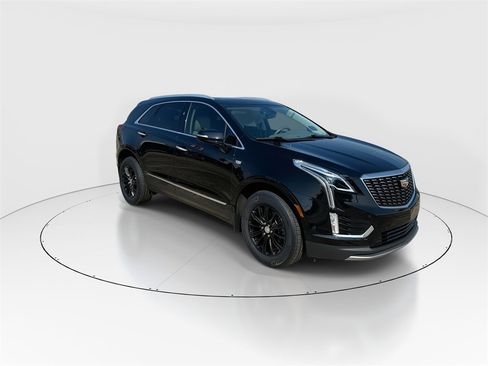 Used 2021 Cadillac XT5 Premium Luxury image 2