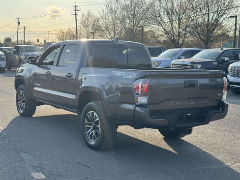 Used 2023 Toyota Tacoma TRD Sport AWD/4WD image 5