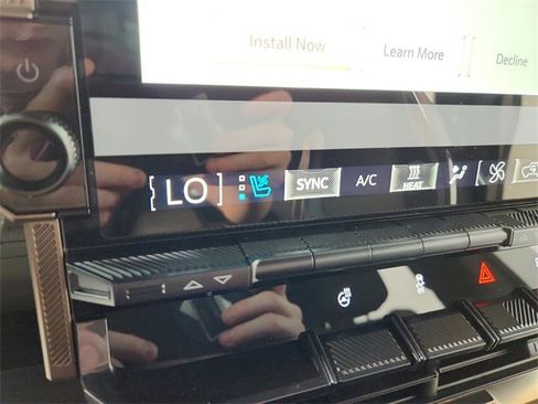 Used 2025 GMC Hummer EV 3X image 31