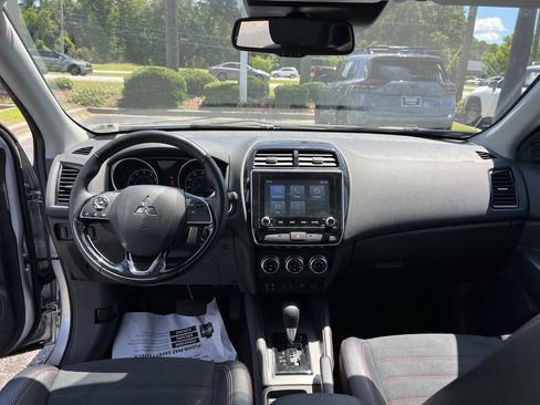 Used 2025 Mitsubishi Outlander Sport SE AWD/4WD image 31