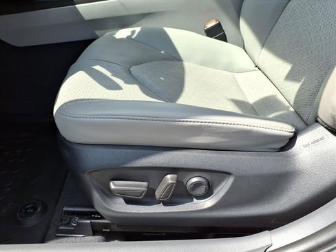 Used 2023 Toyota Camry XSE w/ Navigation Package image 16