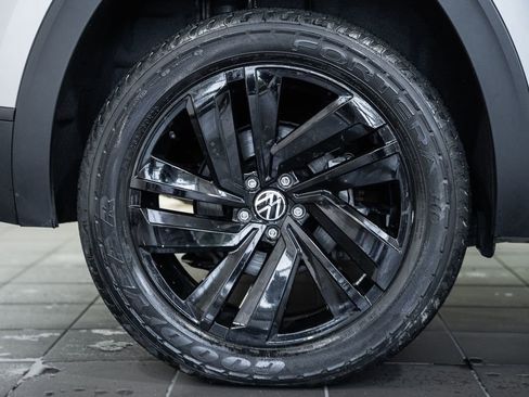 Used 2022 Volkswagen Atlas Cross Sport SE AWD/4WD image 22
