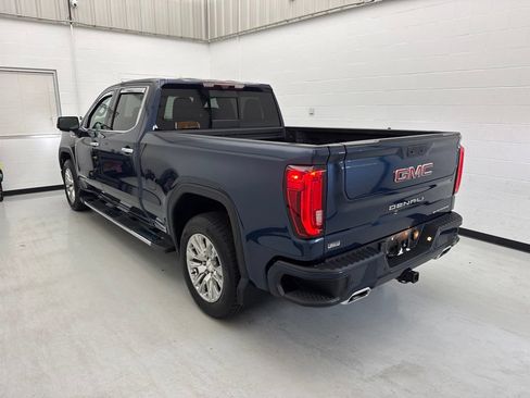Used 2022 GMC Sierra 1500 Denali w/ Technology Package AWD/4WD image 4