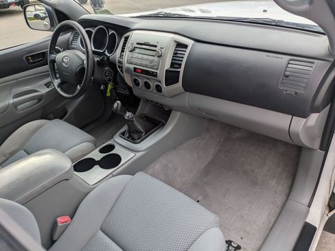 Used 2011 Toyota Tacoma 4x4 Double Cab w/ TRD Off-Road Pkg image 32