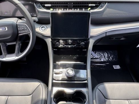 New 2025 Jeep Grand Cherokee L Limited w/ Black Appearance Package image 23