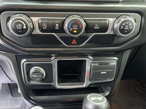 Used 2021 Jeep Wrangler Sport image 29