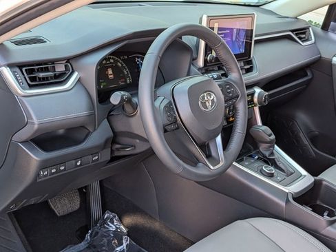 Used 2025 Toyota RAV4 XLE w/ Convenience Package image 10