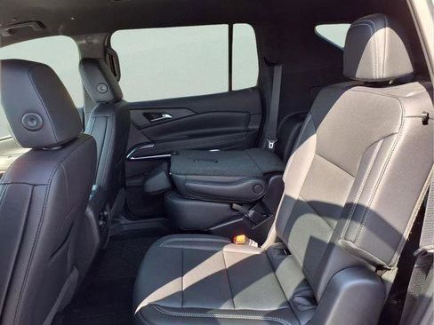 New 2026 Chevrolet Traverse LT w/ Midnight/Sport Edition AWD/4WD image 9