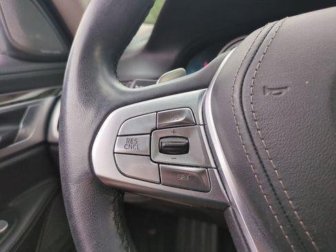 Used 2018 BMW 750i RWD image 19