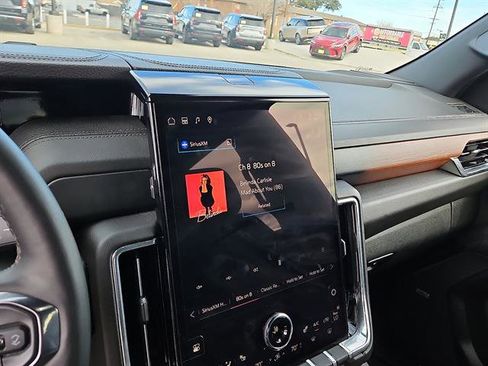 Used 2025 GMC Yukon Denali image 16