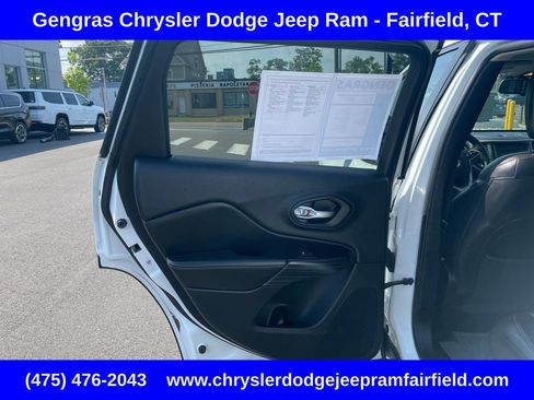 Used 2017 Jeep Cherokee High Altitude AWD/4WD image 35