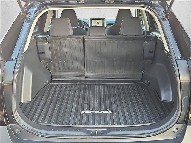 Used 2025 Toyota RAV4 LE AWD/4WD image 6