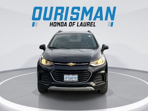 Used 2022 Chevrolet Trax LT w/ Driver Confidence Package AWD/4WD image 3