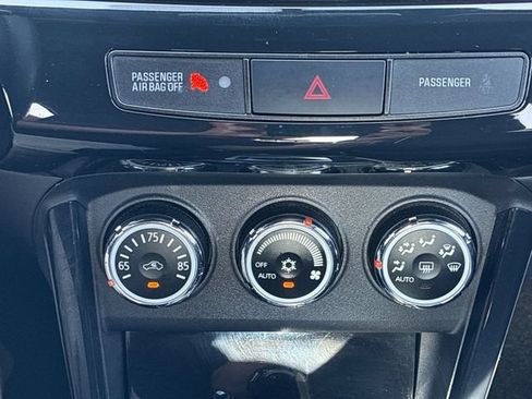 Used 2017 Mitsubishi Lancer LE FWD image 20