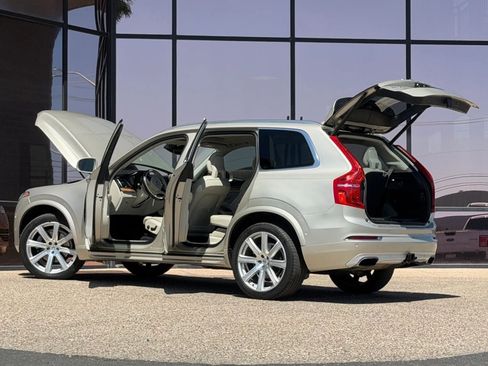 Used 2017 Volvo XC90 T6 Inscription w/ Vision Package image 17