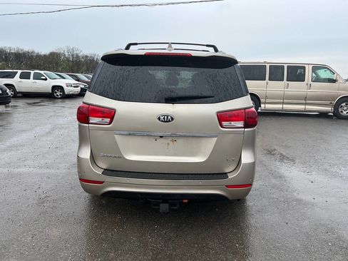 Used 2016 Kia Sedona LX w/ Option Group 020 FWD image 6