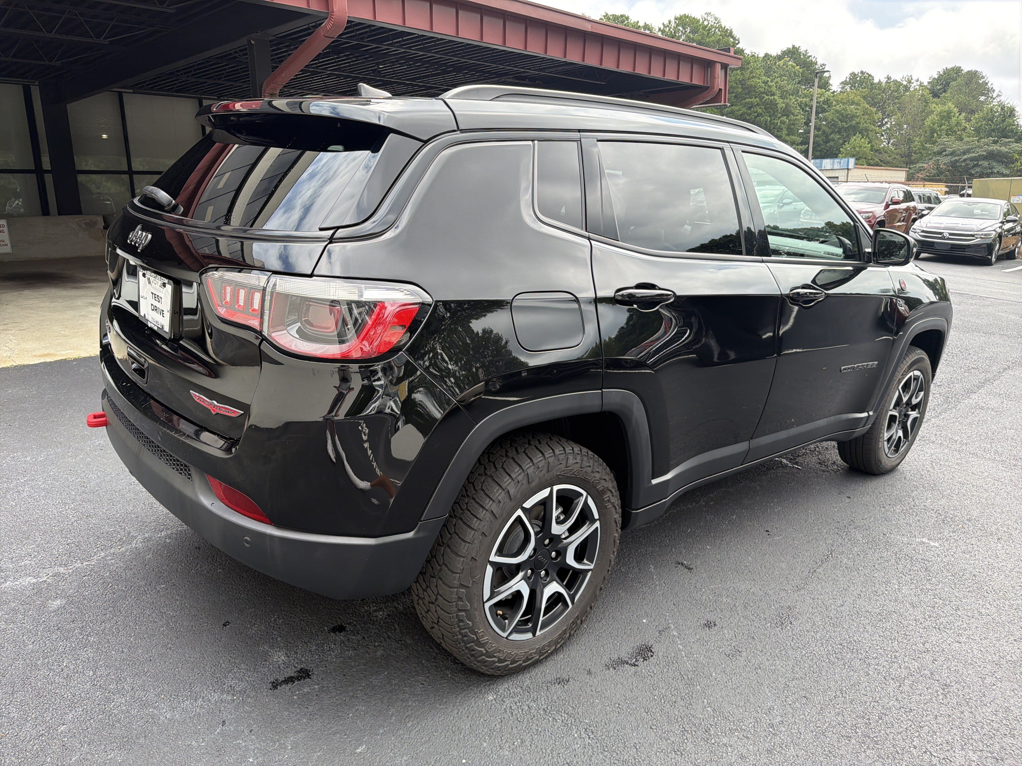 Used 2024 Jeep Compass Trailhawk AWD/4WD image 7