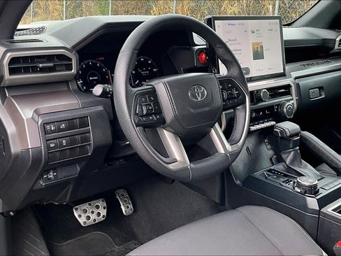 Used 2025 Toyota Tacoma TRD Sport AWD/4WD image 16