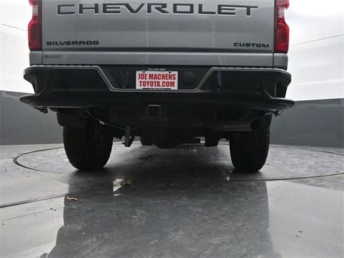 Used 2025 Chevrolet Silverado 2500 Custom w/ Custom Value Package image 32