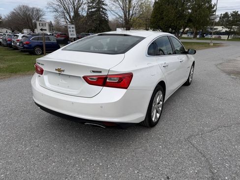 Used 2017 Chevrolet Malibu Premier w/ Driver Confidence Package FWD image 5