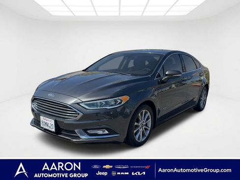 Used 2017 Ford Fusion Energi SE FWD image 1