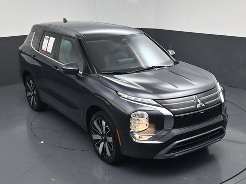 Used 2025 Mitsubishi Outlander SE AWD/4WD image 13