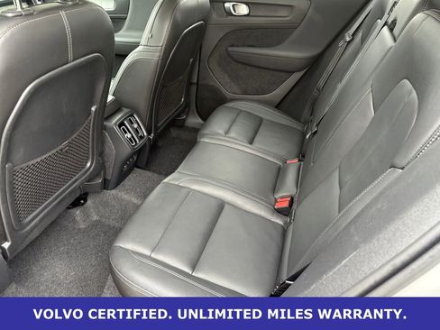 Certified 2025 Volvo XC40 B5 Plus AWD/4WD image 28