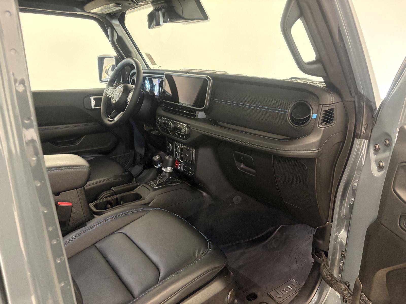 Used 2024 Jeep Wrangler Unlimited Rubicon 4xe AWD/4WD image 54