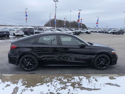 Used 2025 Honda Civic Sport image 4