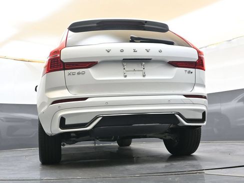 Certified 2025 Volvo XC60 T8 Plus w/ Protection Package Premier AWD/4WD image 32