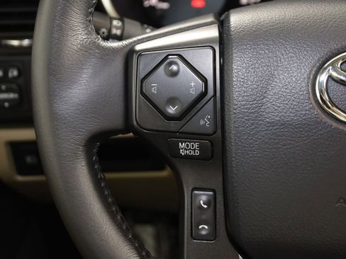 Used 2020 Toyota Sequoia Platinum AWD/4WD image 35