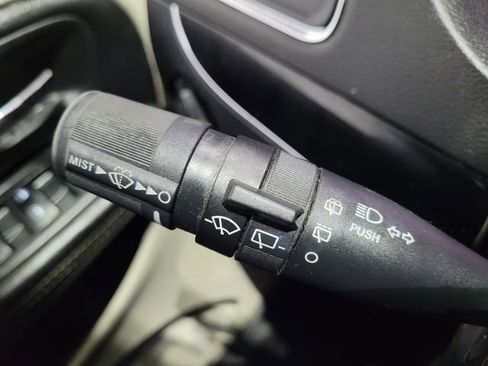 Used 2019 Dodge Grand Caravan SXT w/ Rear Park Assist Package image 34