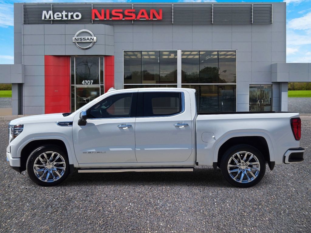 Used 2023 GMC Sierra 1500 Denali w/ Denali Reserve Package RWD image 3