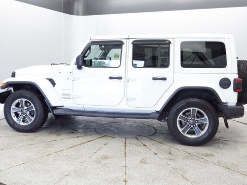 Used 2018 Jeep Wrangler Unlimited Sahara w/ Uconnect 4C Nav & Sound Group AWD/4WD image 2